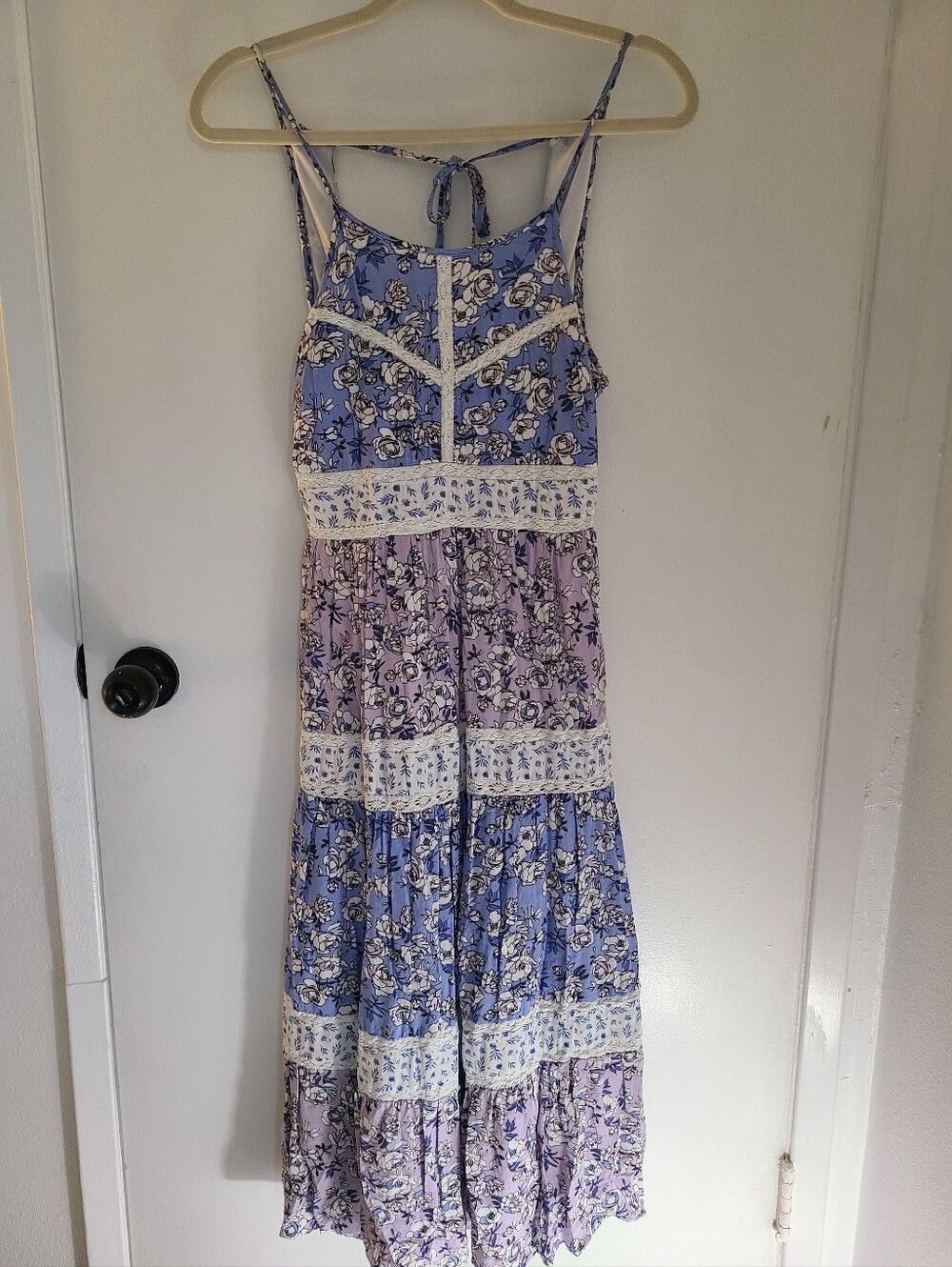 Jessica Simpson Blue Twin Print Tiered Maxi Dress Crochet Lace Trim Boho Floral
